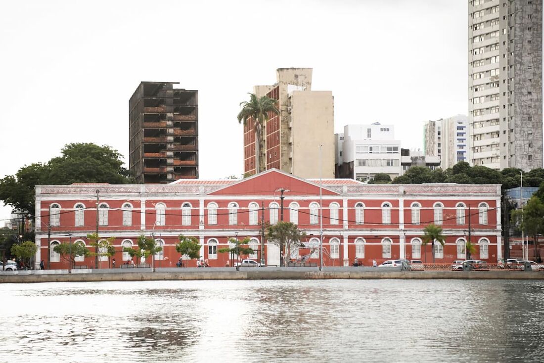 Ginásio Pernambucano celebra 200 anos de história na educação pública